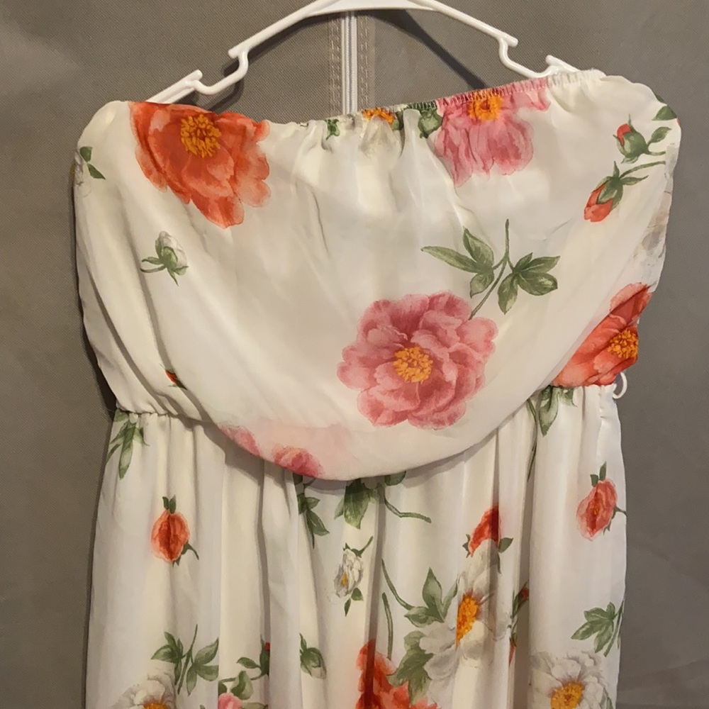 Dress - Picture 2 of 2